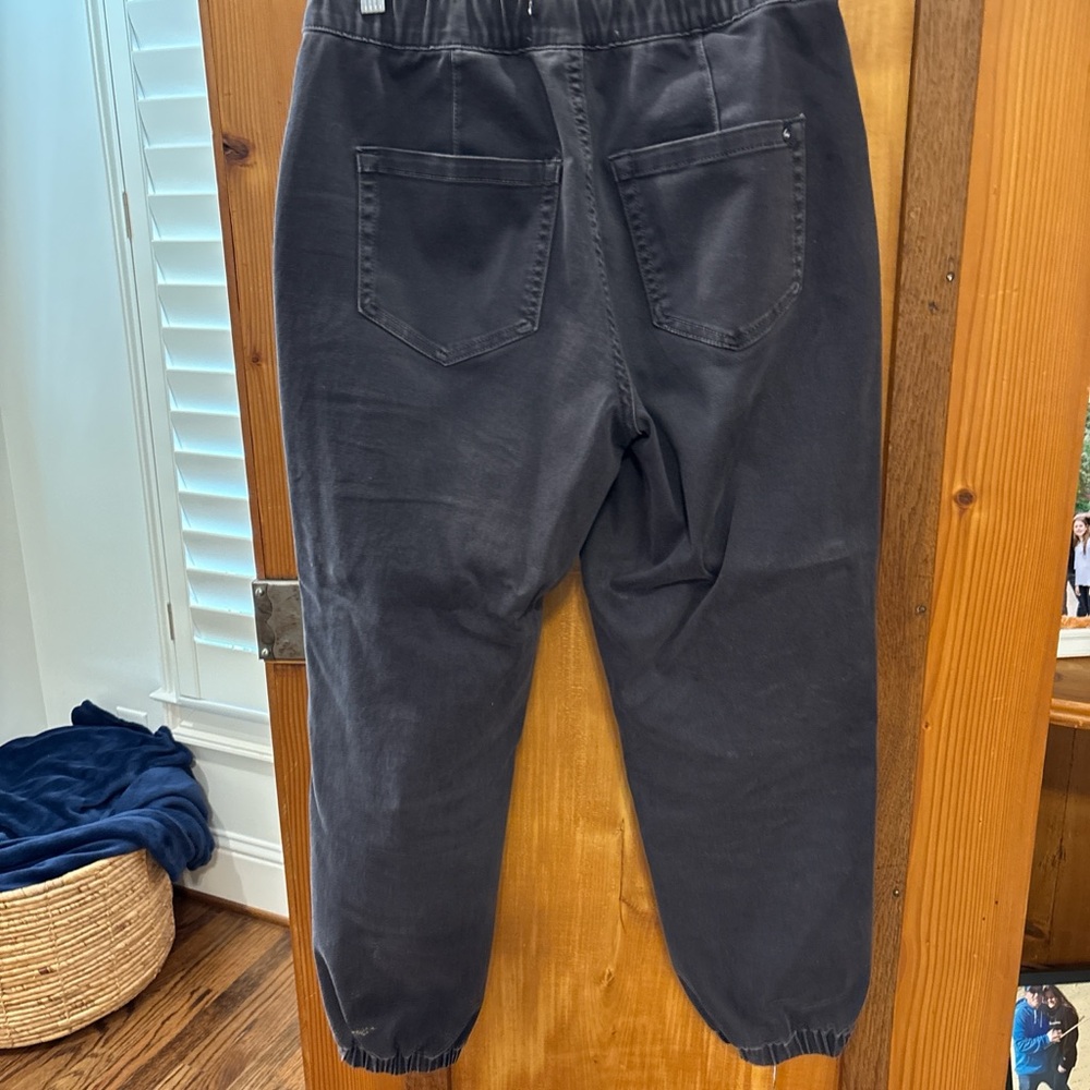 Elegant Charcoal Cropped Pants
